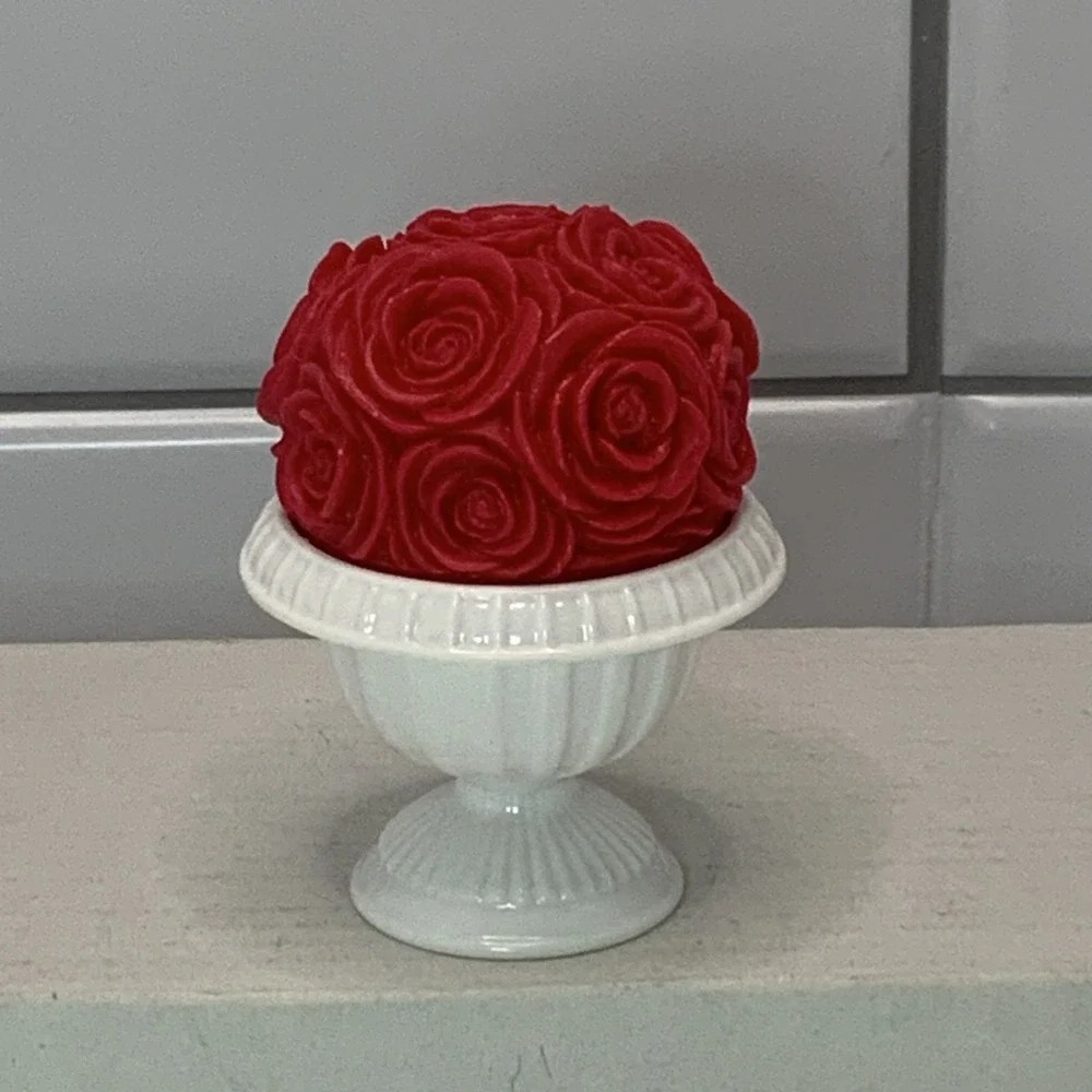 White Flower Pot of Roses For American Girl Doll Acessories - Picture 1 of 4
